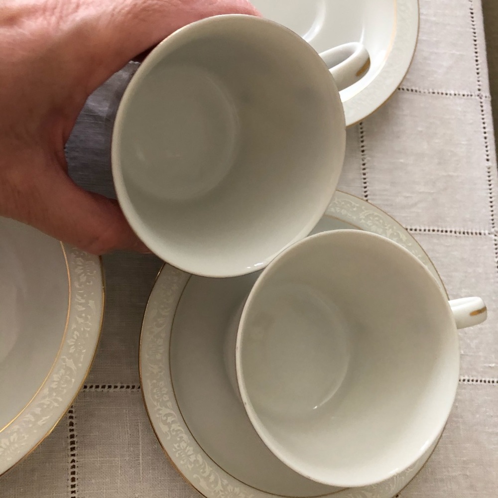 Set of two cup saicers and dishes - Picture 4 of 6